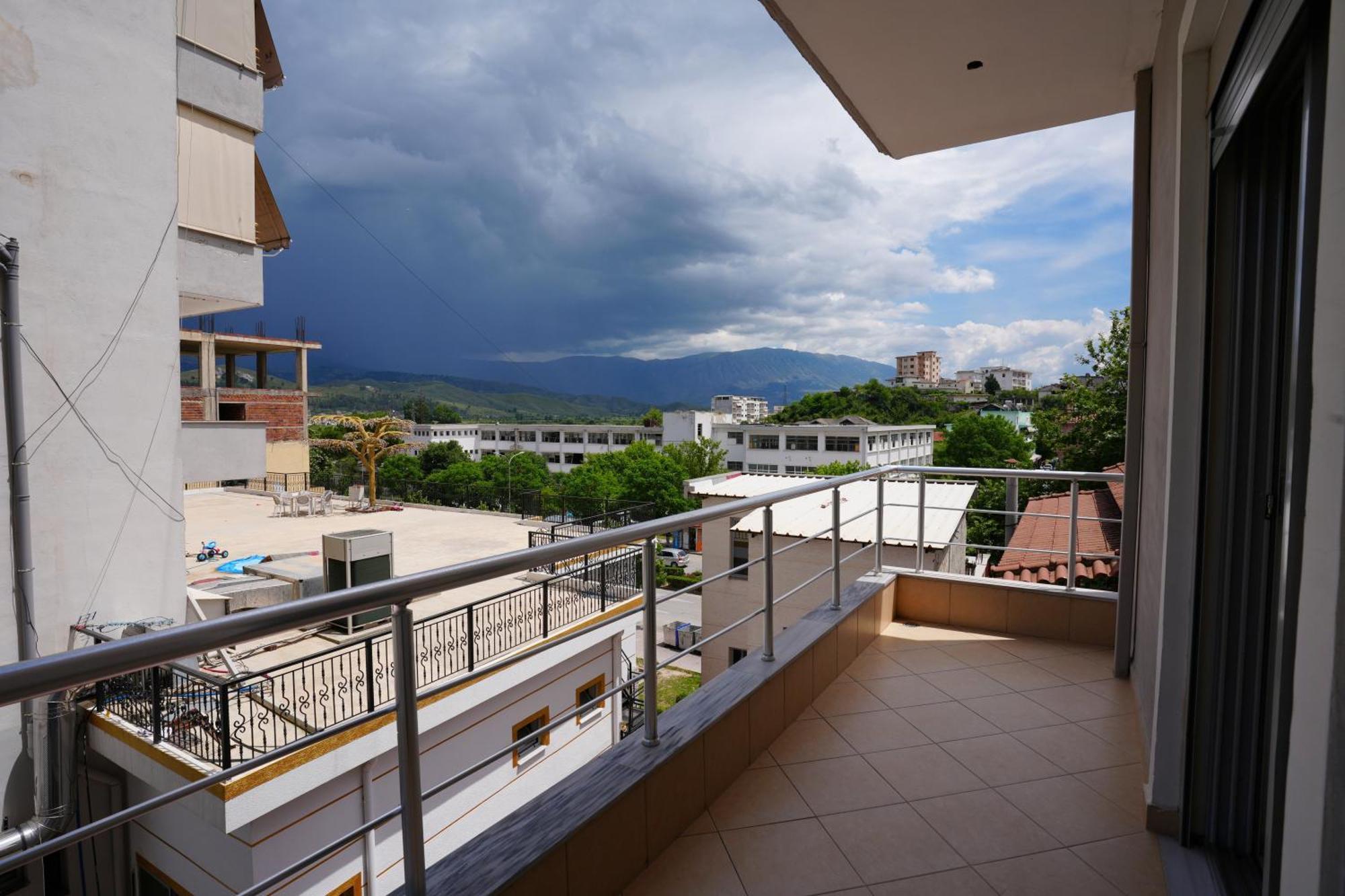 “Apheartment Gjirokastra” Apartment Exterior photo